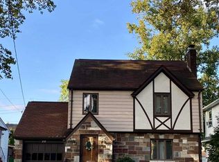 238 Roosevelt Ave, Hasbrouck Heights, NJ 07604