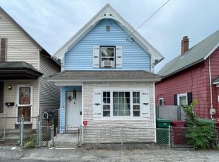 10 L St, Lowell, MA 01850