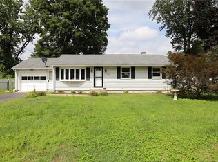 104 Belaire Cir, Windsor Locks, CT 06096