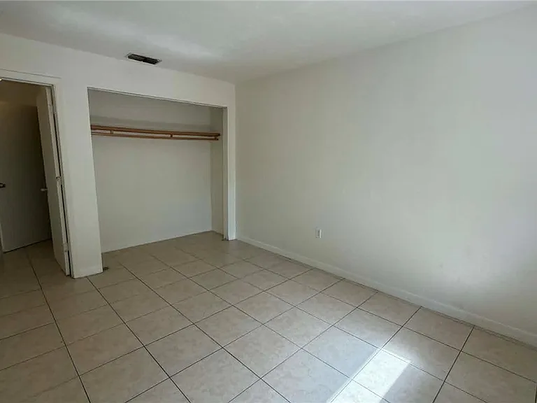 3718 Desoto Ave #3 — Photo 9