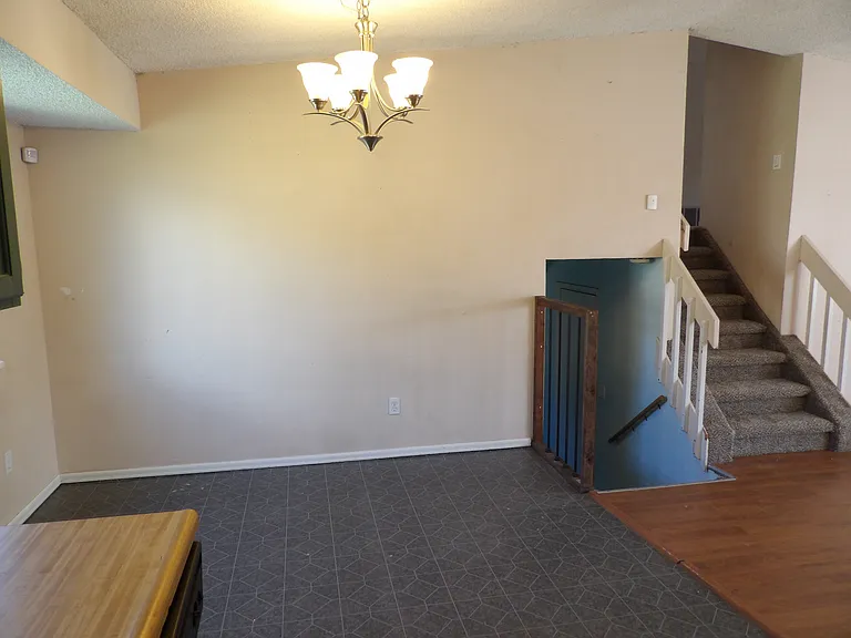 3483 Foxridge Dr — Photo 9