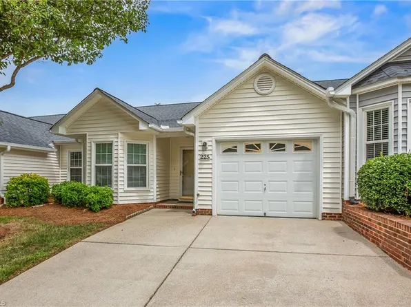225 Miller Pointe Dr, Winston Salem, NC 27106
