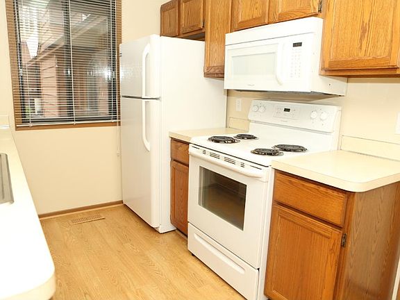 3rd image of 12585 Alder St NW