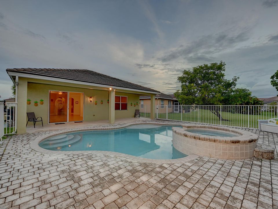 1st image of 9736 SW Eastbrook Cir