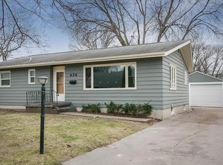434 22nd St NW, Cedar Rapids, IA 52405