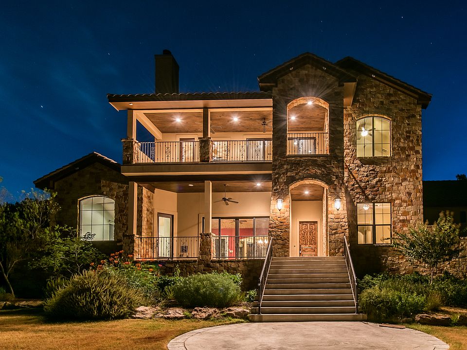 1st image of 818 Uluru Ave