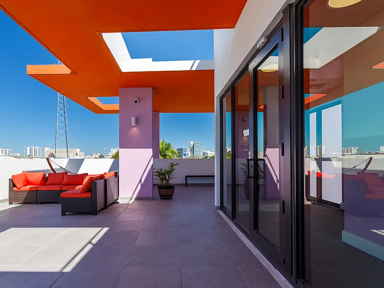 Saffron Apartments — Photo 37