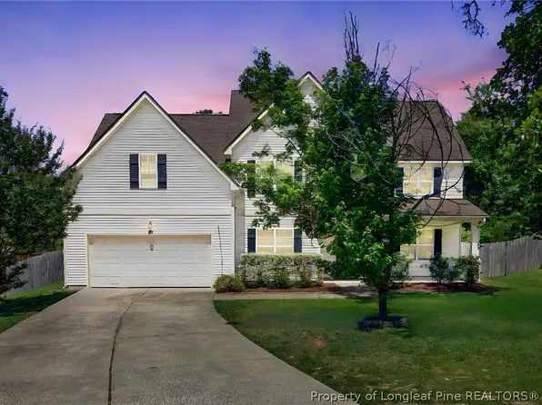 700 Heathrow Dr, Spring Lake, NC 28390