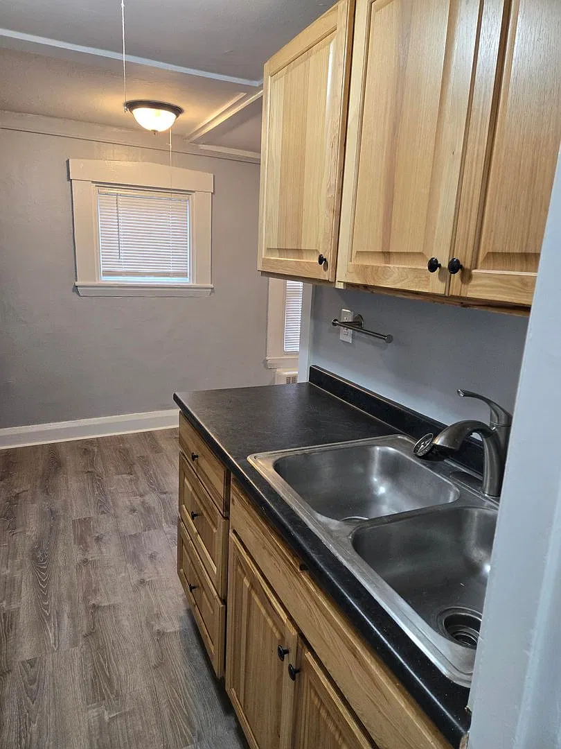 110 Essex Street — Photo 3