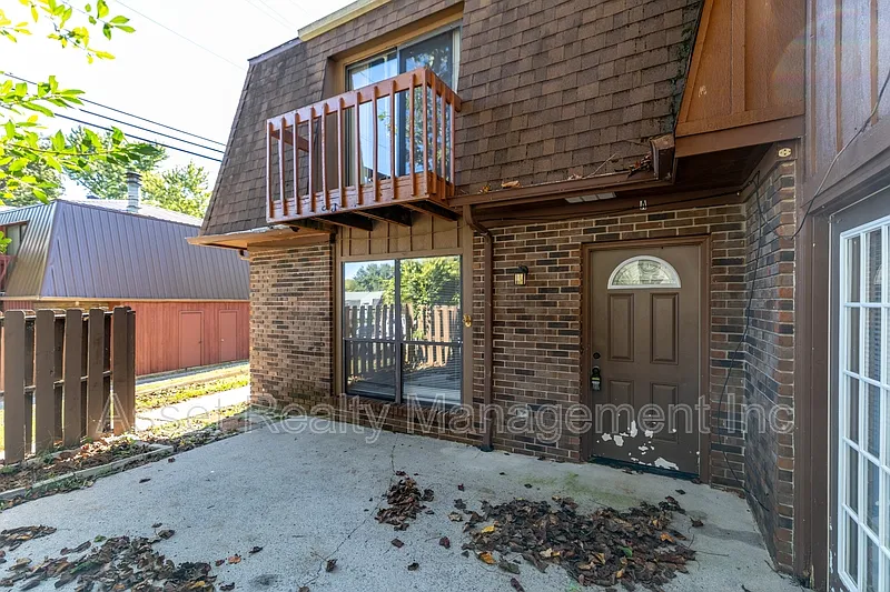 9124 Woodpark Ln — Photo 2