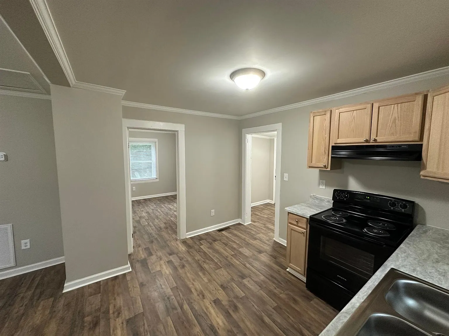416 Airline Ave — Photo 3