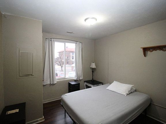 3rd image of 404 1/2 N Dewey St #5