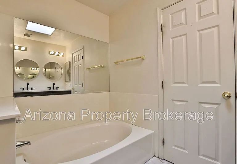 4601 E Scott Ave — Photo 33