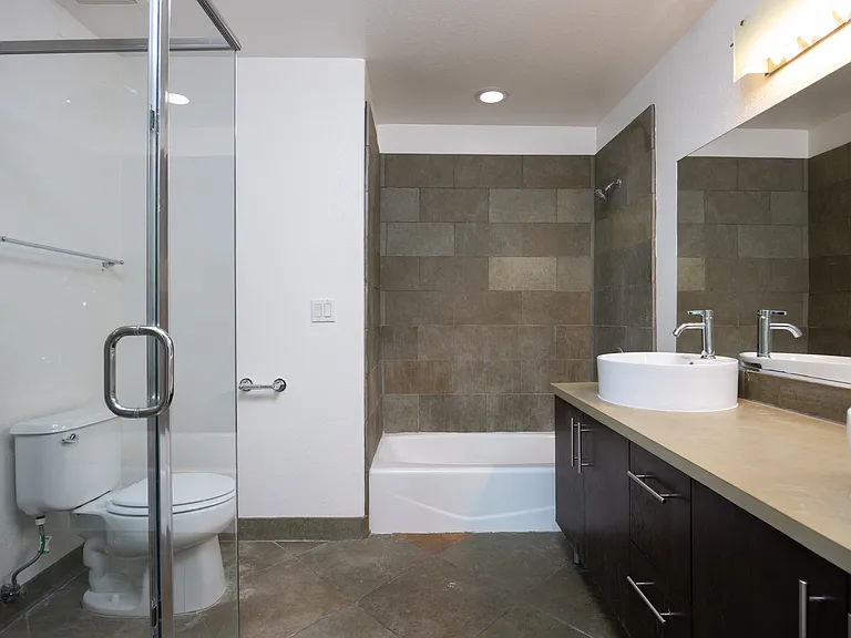 730 W Doran St — Photo 12