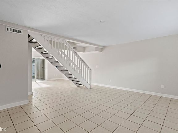 4th image of 6901R San Mateo Ct