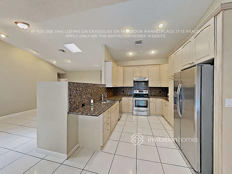 501 NW 107th Ter — Photo 8