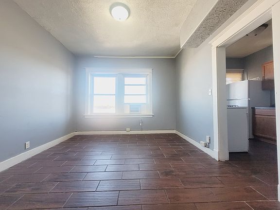 3rd image of 209 N Elm St #11518978