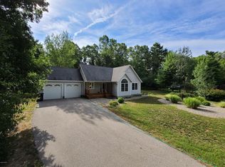 7660 Pinewood Dr, Whitehall, MI 49461