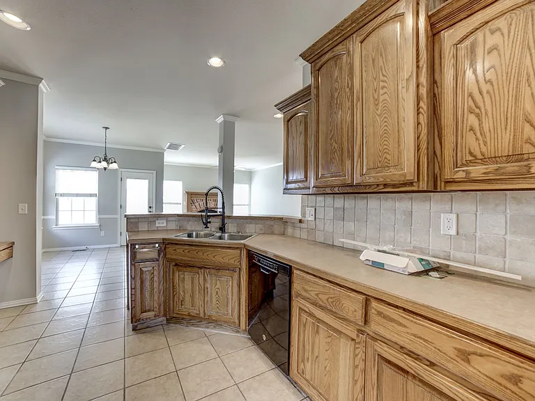 819 E Seattle Pl — Photo 29