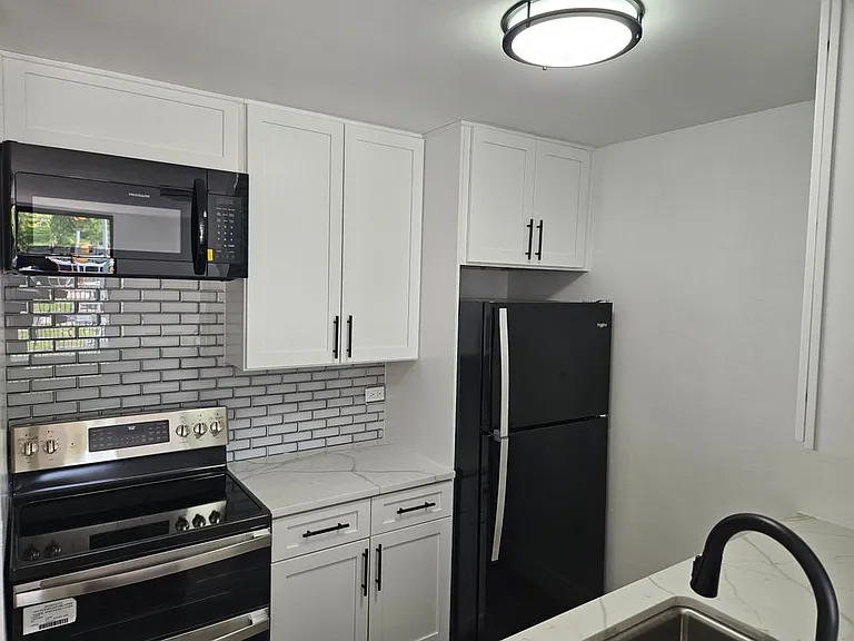 2281 S Vaughn Way #209A — Photo 11