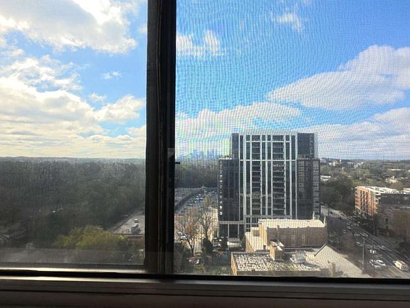 5th image of 2479 Peachtree Rd NE APT 1306