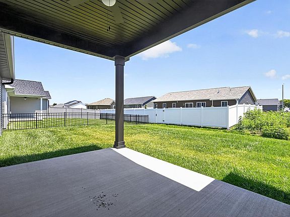 5th image of 1704 Blenheim Dr