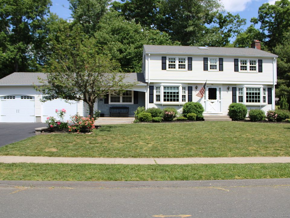 1st image of 9 Brentwood Drive