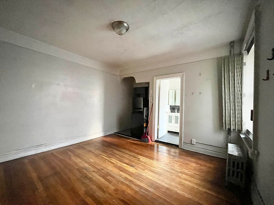 1st image of 11 Midwood St APT B11