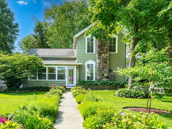 3444 Broad St, Dexter, MI 48130