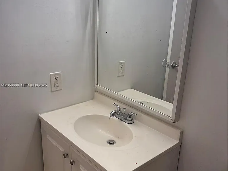 3600 NW 21st St #101 — Photo 4