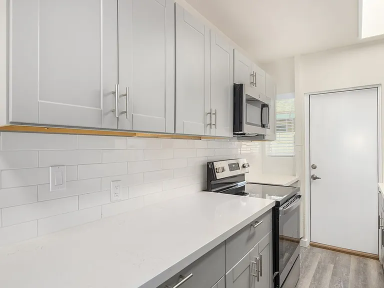 821 N 4th Ave — Photo 10