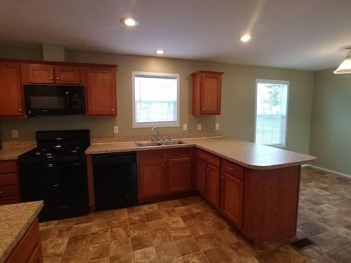 2nd image of 3715 Bentwood Cir W