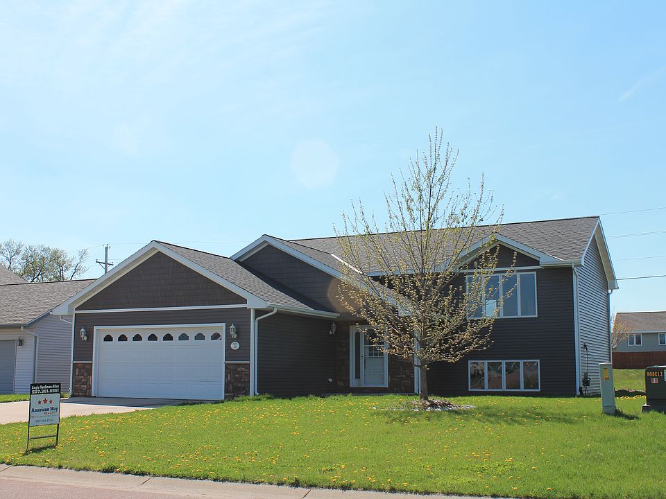 1st image of 300 Maverick Dr
