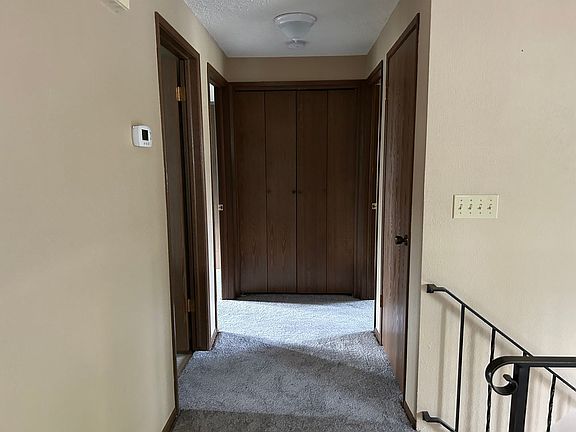 5th image of 5611 W Woodside Ave