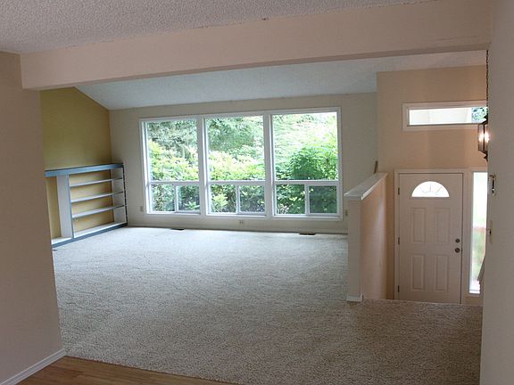 5th image of 6908 147th Ct NE