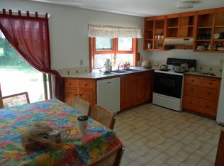 65 Valley View Cir, Amherst, MA 01002