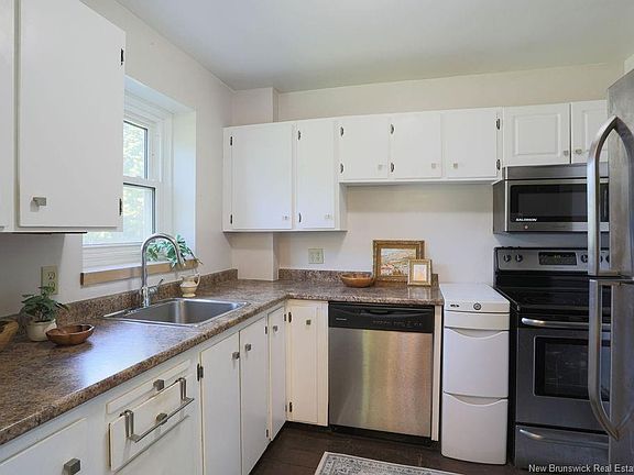 3rd image of 2865 Rothesay Rd #2
