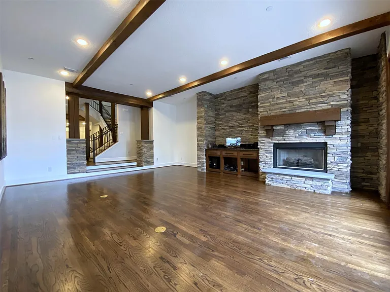 1012 Crocker St — Photo 24