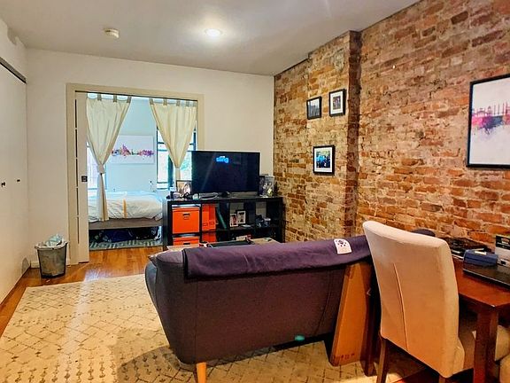 2nd image of 210 E 88th St APT 2D
