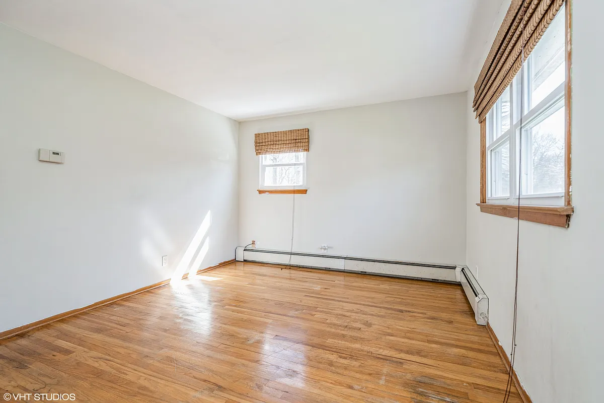 Building Photo - 126 Linden Ln
