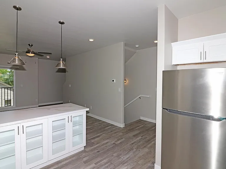 1030 Belford Ave — Photo 11