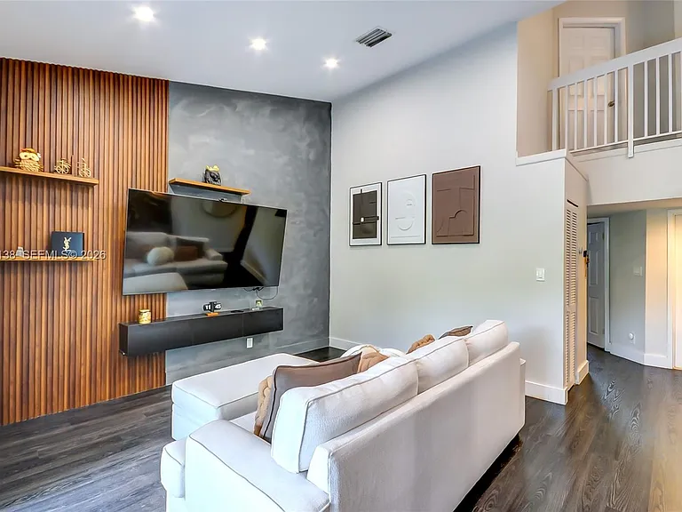 14014 SW 91st Ter #14014 — Photo 3