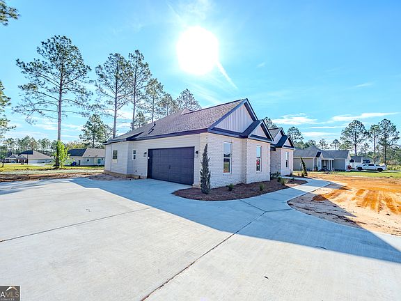 2nd image of 336 Mace Cannon Rd