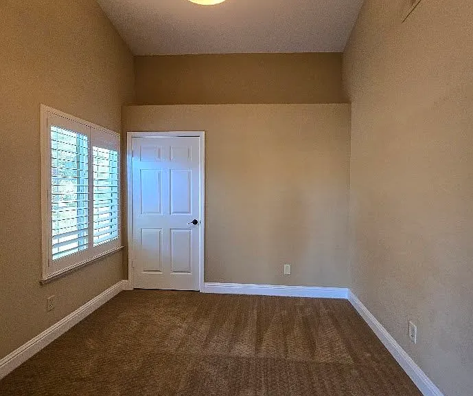 8836 N Del Mar Ave — Photo 9