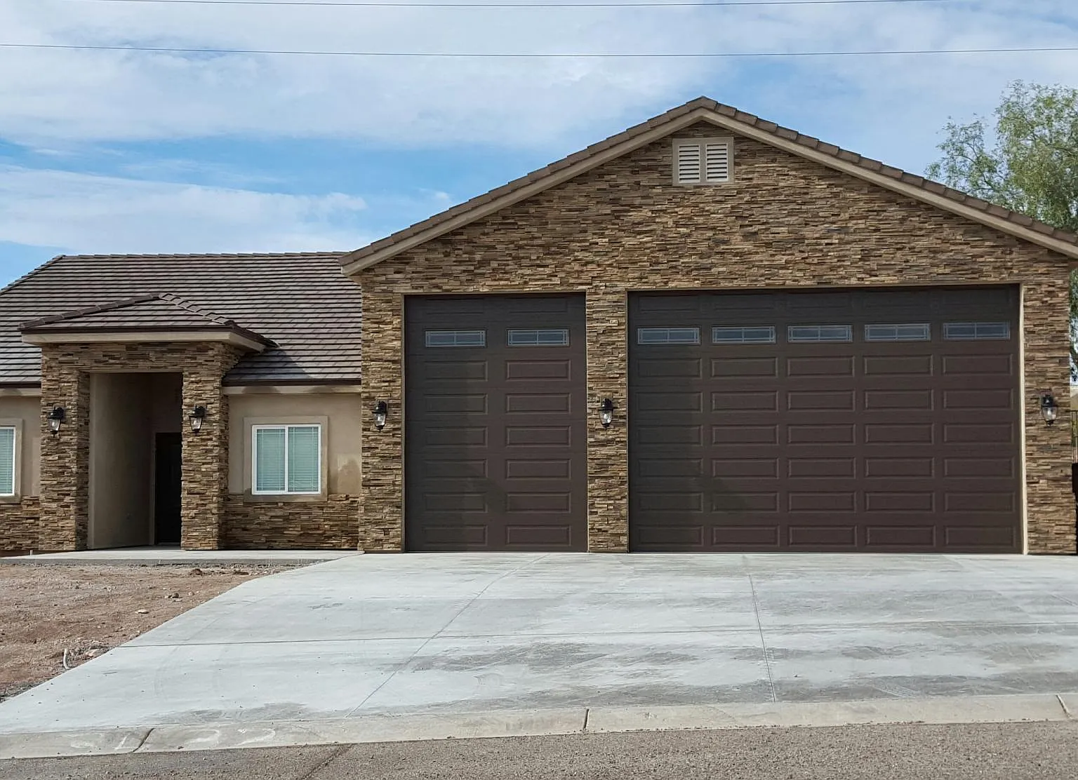 4 bed, 2100 sqft, $2,100 — Photo 1