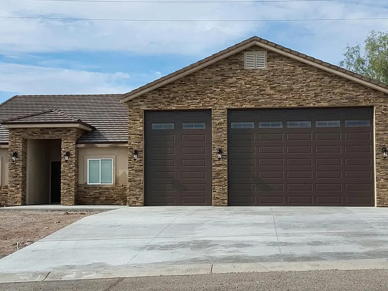 3433 Florence Ave — Photo 1