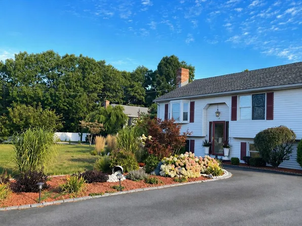 8 Park Cir, Attleboro, MA 02703