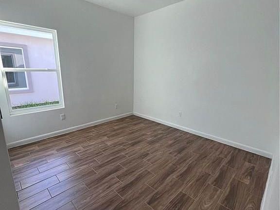 5th image of 1000 Woodson Ave #3