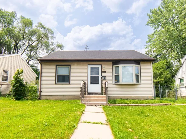 7928 West Grantosa DRIVE, Milwaukee, WI 53218