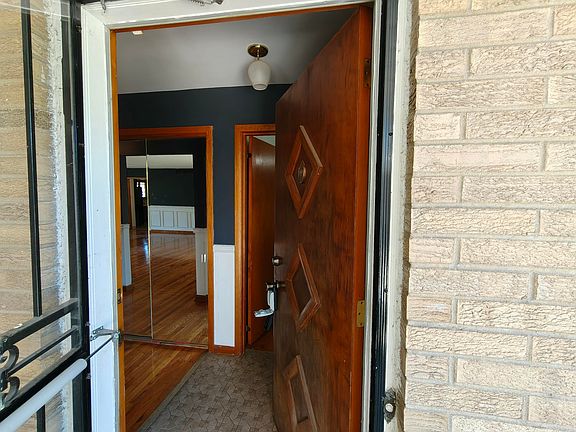 3rd image of 430 E 54th Ave